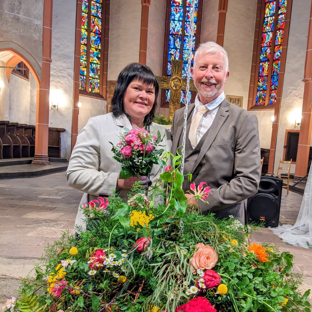 Ein Ehepaar im Rahmen der Aktion "Einfach heiraten".
